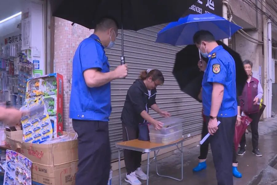 【创文在行动】多部门联合开展校园周边环境整治行动.jpg