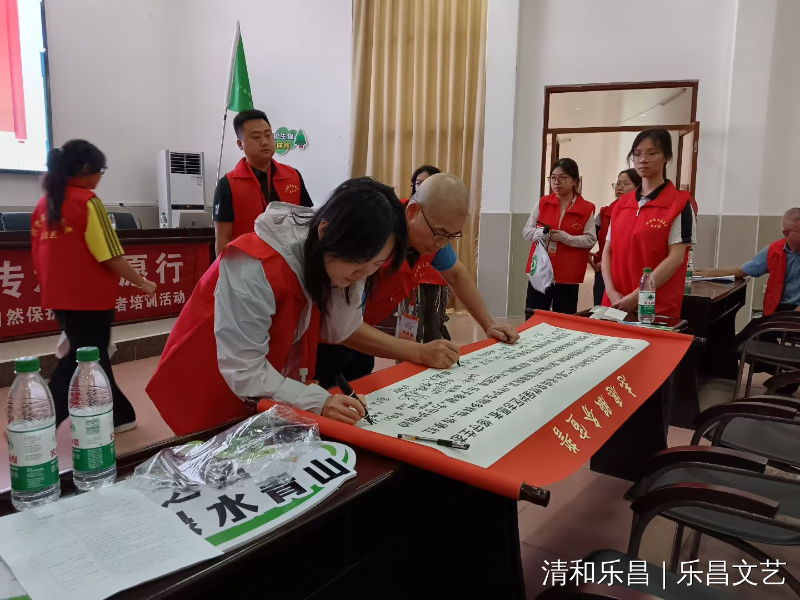 “志愿践初心，红韵永传承”科普志愿者活动顺利举行2.jpg