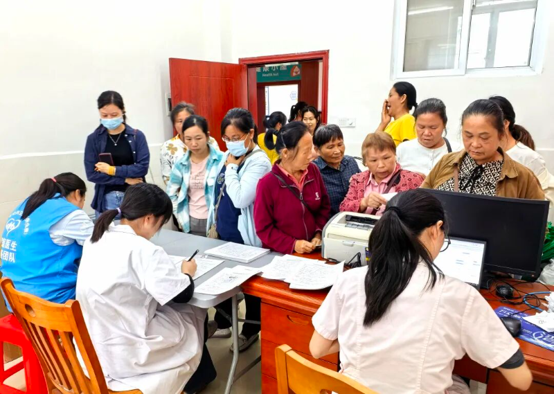 家门口的健康福利：乐昌“两癌”免费筛查活动走进北乡镇.jpg