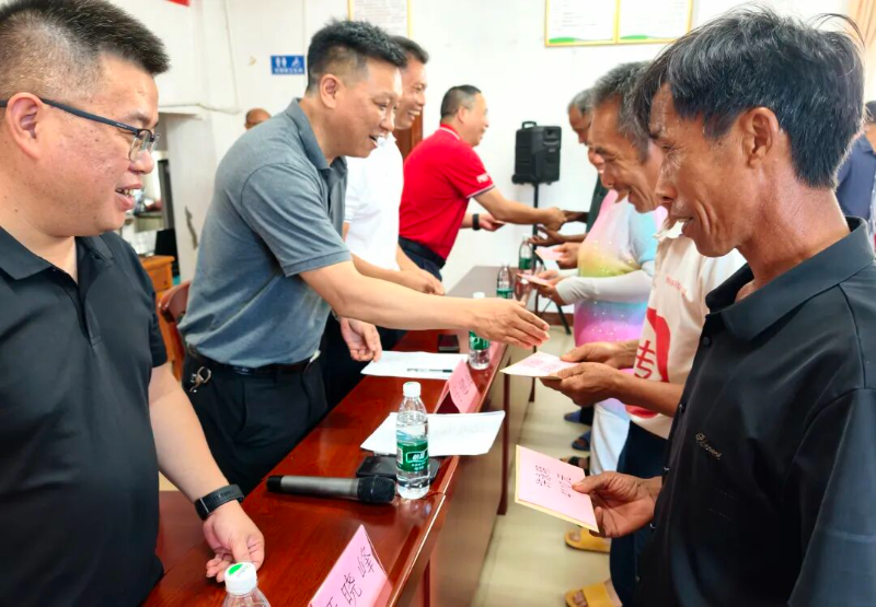 聚焦百千万工程  首批种植收益发放！长来镇豇豆产业焕发新活力2.jpg