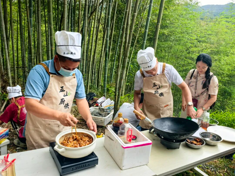 “乐事共商聚合力 红厨兴镇促发展”专题协商活动赋能乡村振兴1.jpg