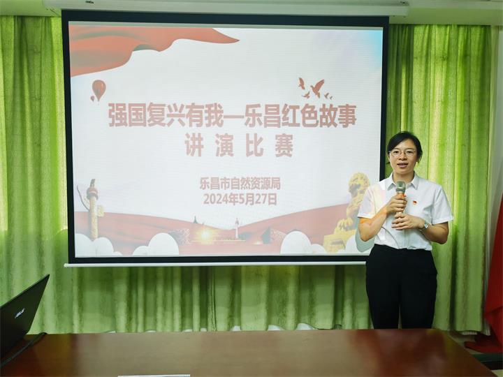 讲红色故事2.jpg