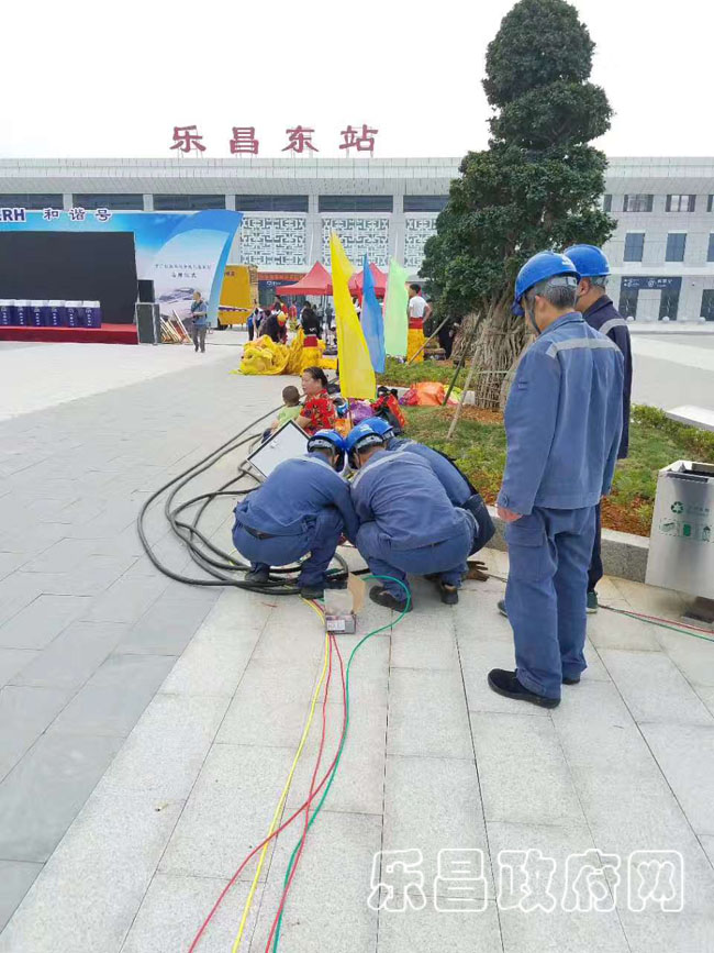 乐昌供电局保供电人员认真做好保供电每一个步骤     曾林峰 摄