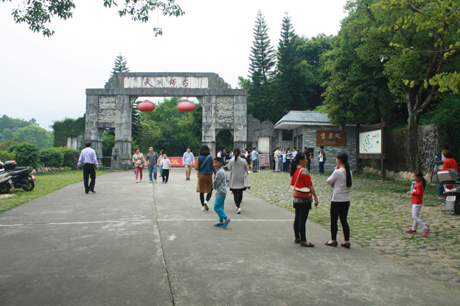 [图]五一小长假，乐昌旅游再迎高峰.jpg